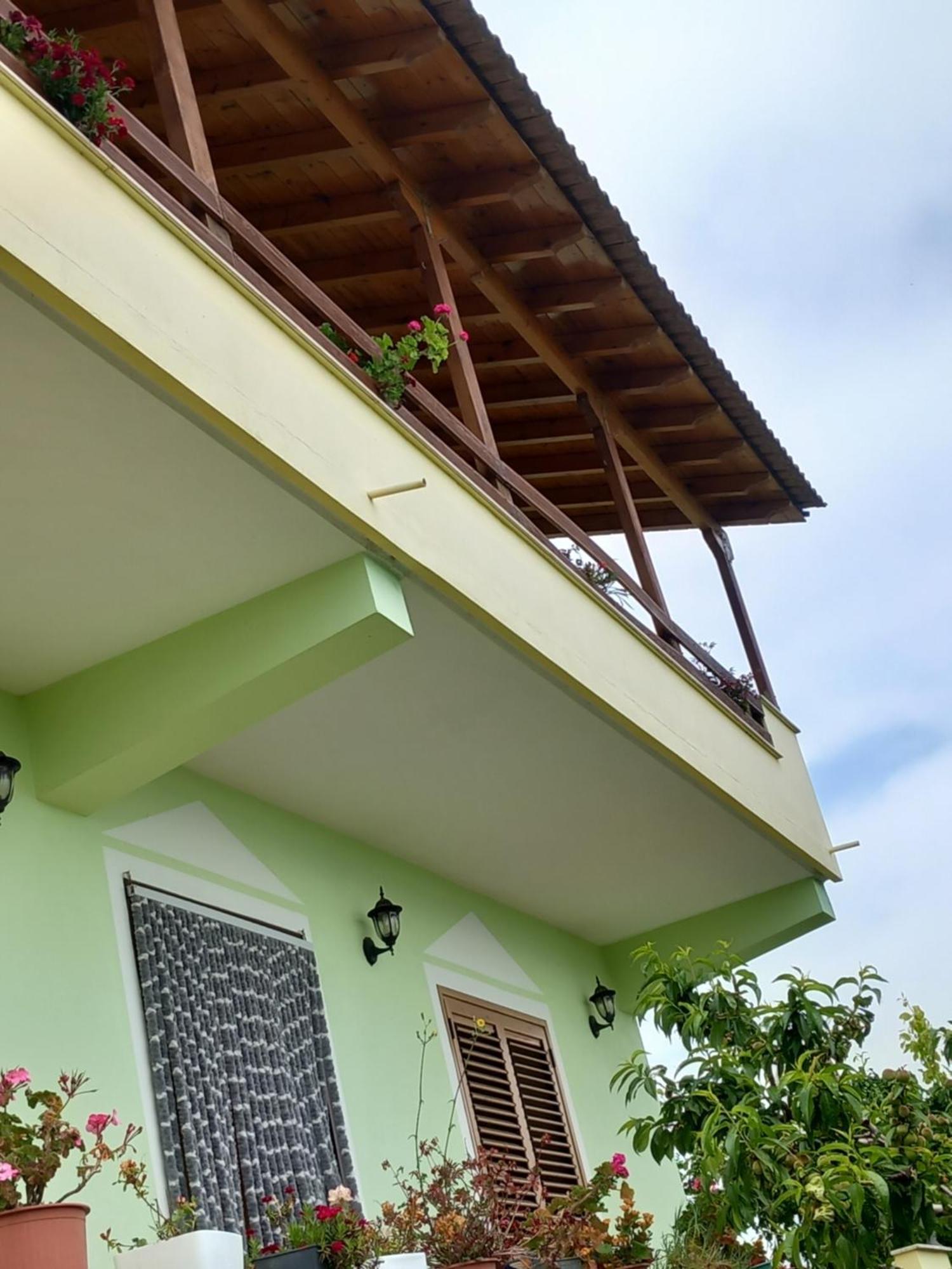 Vila Dean Berat Luaran gambar
